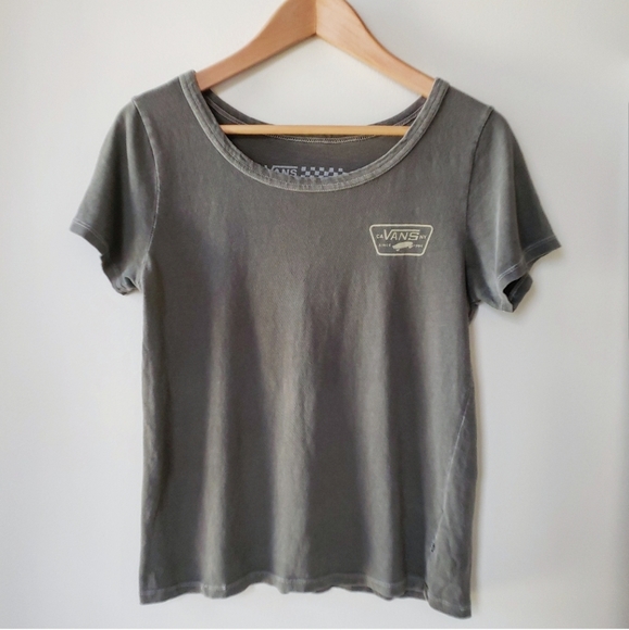 Vans Tops - 🎀 Van's Logo Basic Skater Tshirt